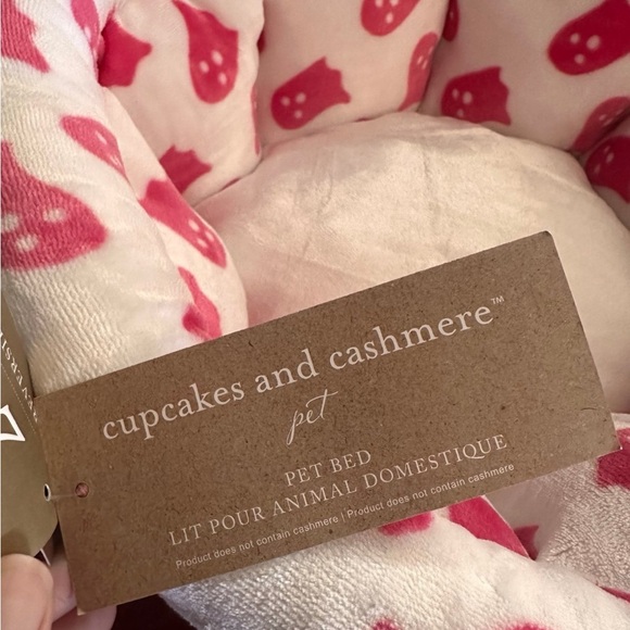 Cupcakes and Cashmere Pink Ghost Reversible Pet Bed - Picture 6 of 10